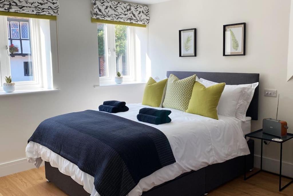 New - Minutes Walk To Cathedral Apartment *