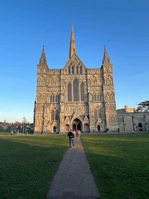 Apartment New - Minutes Walk To Cathedral Salisbury