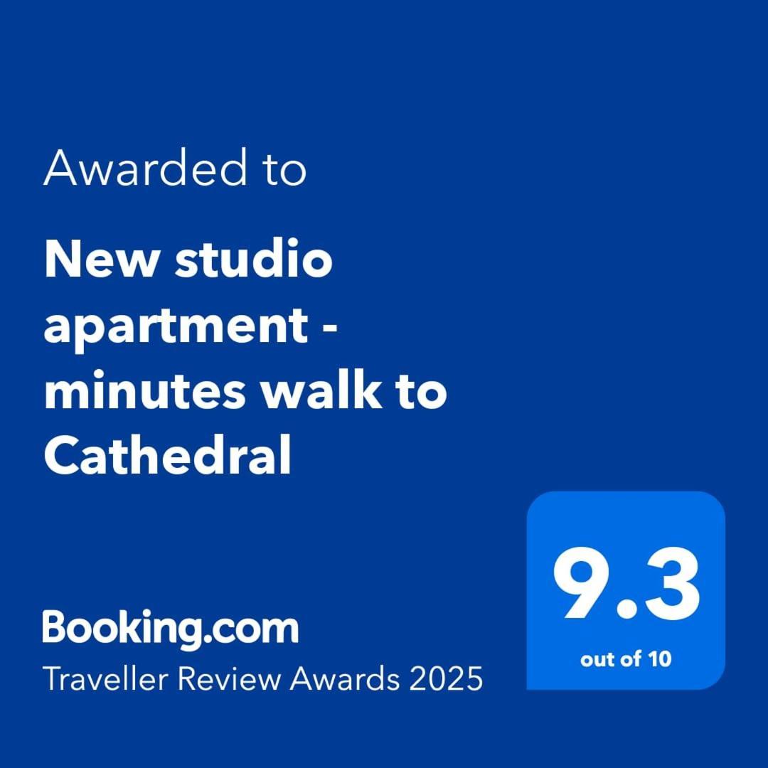 New - Minutes Walk To Cathedral Apartment *